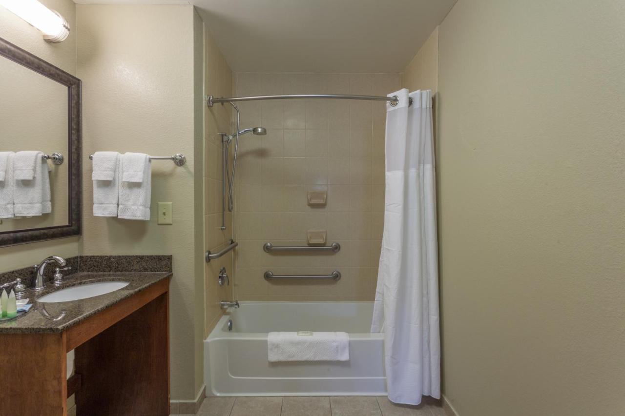 Staybridge Suites North Brunswick, An Ihg Hotel Luaran gambar